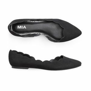 MIA Black Scallop Flats